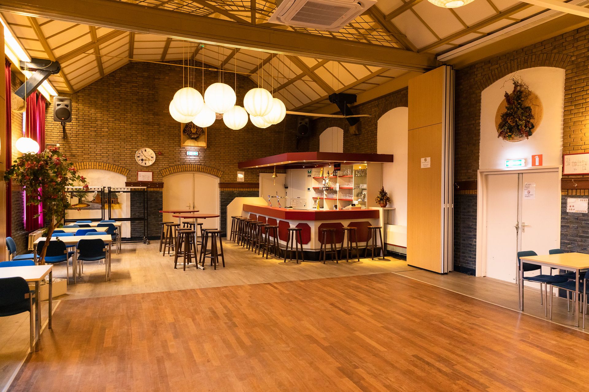 Dorpshuis grote zaal