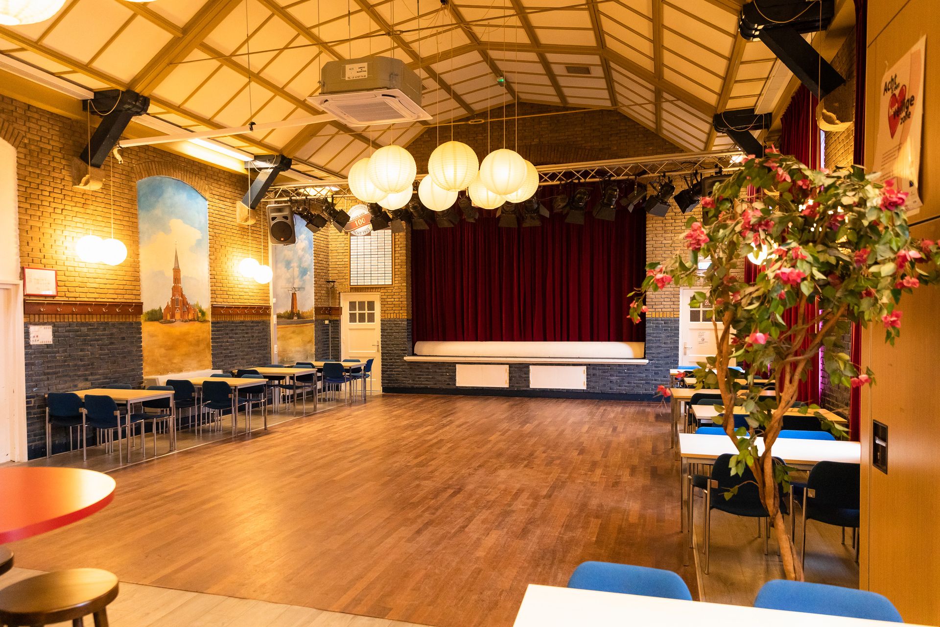 Dorpshuis grote zaal